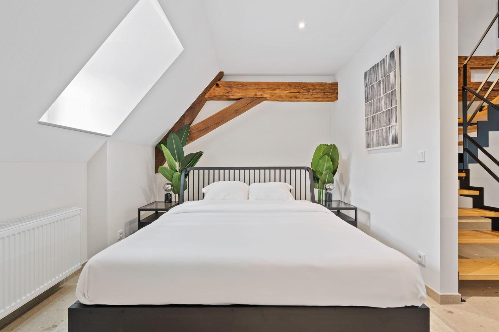 Elegant Clausen Apartment With King Bed & Wifi Люксембург Екстер'єр фото
